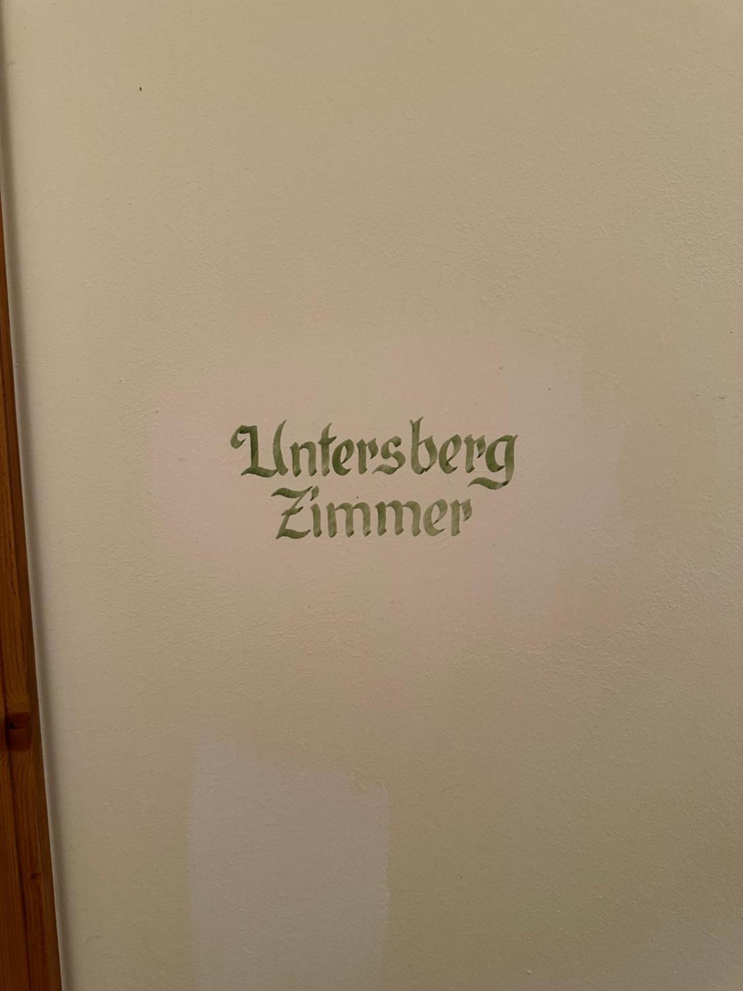 Esterer Grödig Buitenkant foto