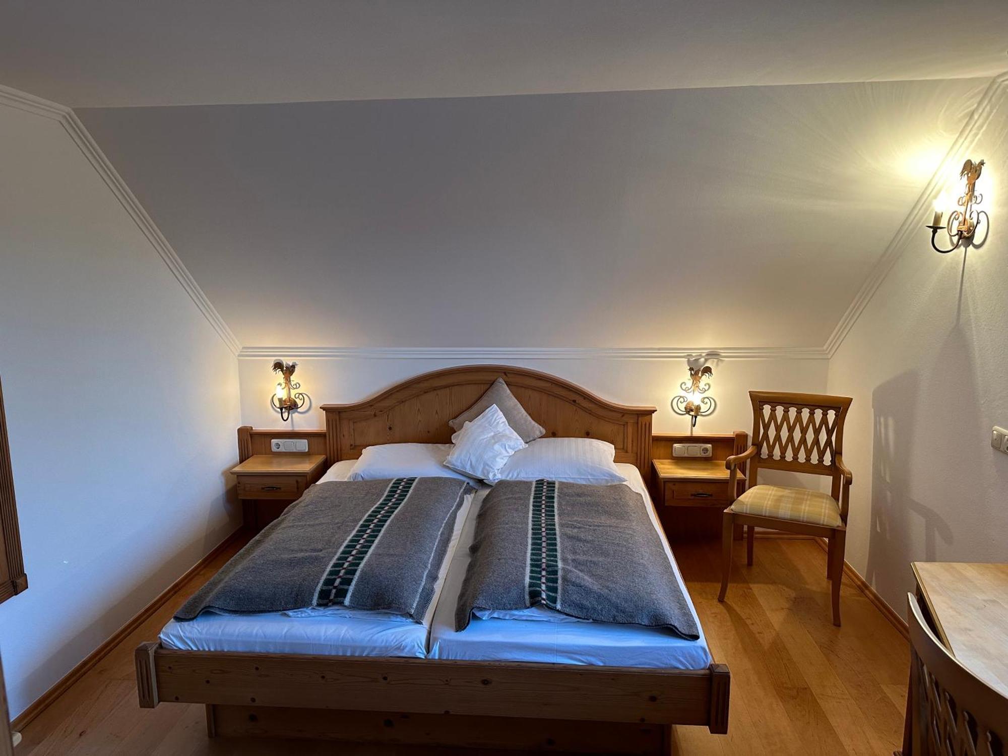 Esterer Grödig Buitenkant foto