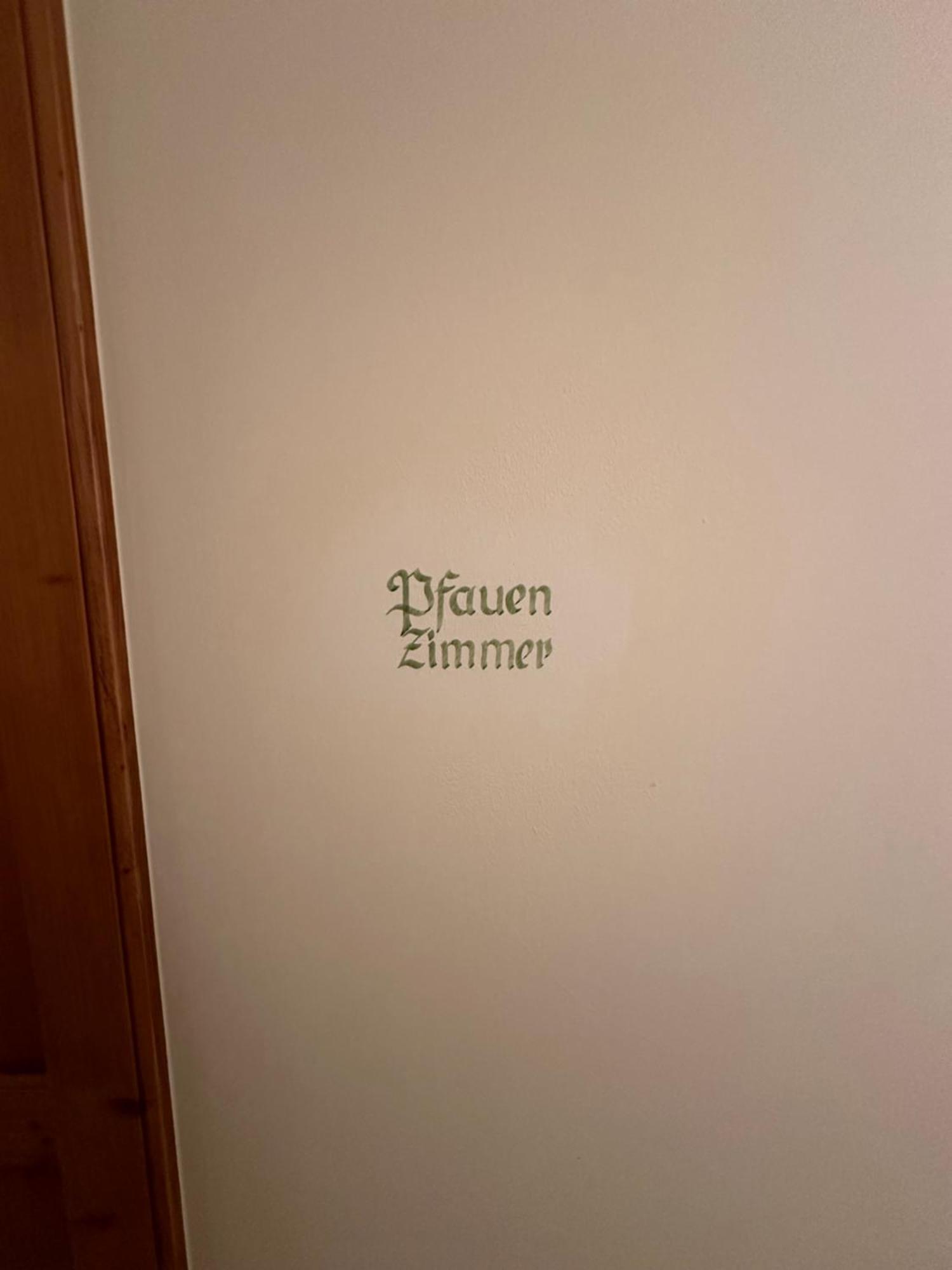 Esterer Grödig Buitenkant foto